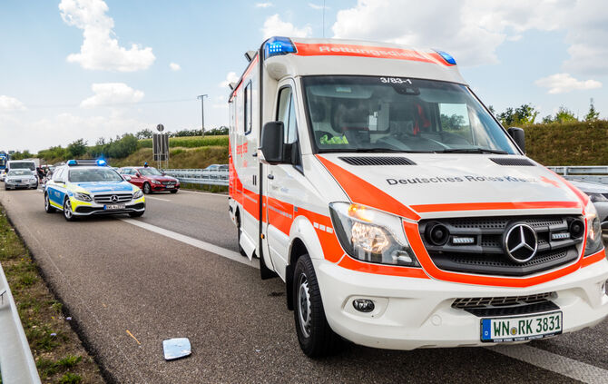 LKW-Unfall: B14 gesperrt - Bild 13_13
