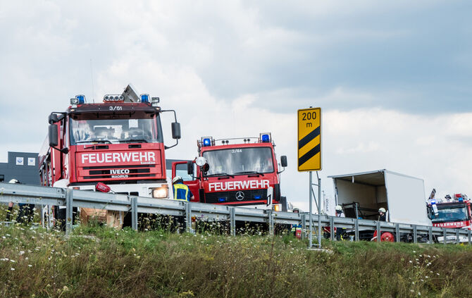 LKW-Unfall: B14 gesperrt - Bild 12_14
