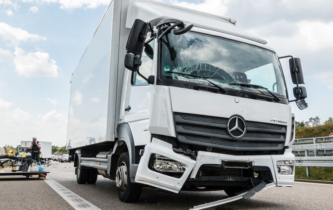 LKW-Unfall: B14 gesperrt - Bild 10_16