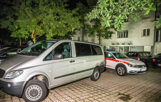 Zwei Leichen in Wohnung entdeckt_7