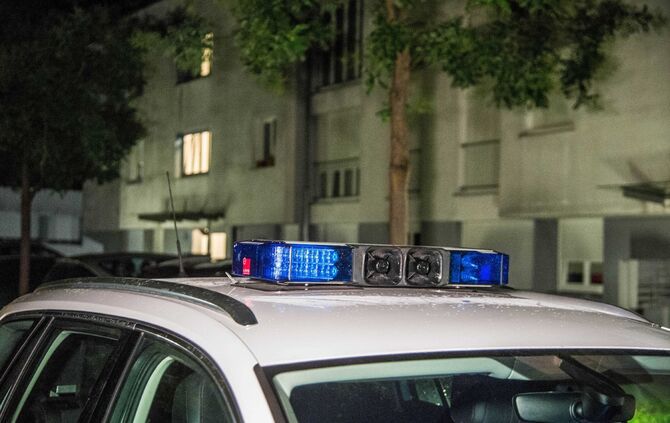 Zwei Leichen in Wohnung entdeckt_9