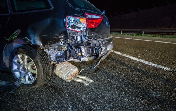 Unfall A 8 Leitplanke A8 Stuttgart Plieningen Esslingen_4
