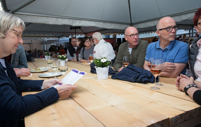 Weindorf eröffnet - Bild 18_18