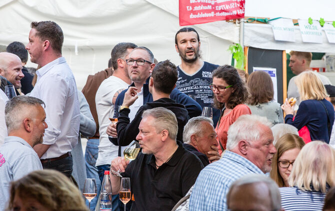 Weindorf eröffnet - Bild 23_23