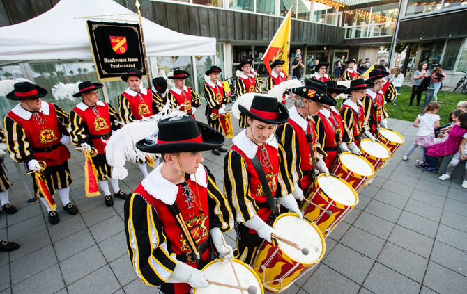 Weindorf eröffnet - Bild 30_30