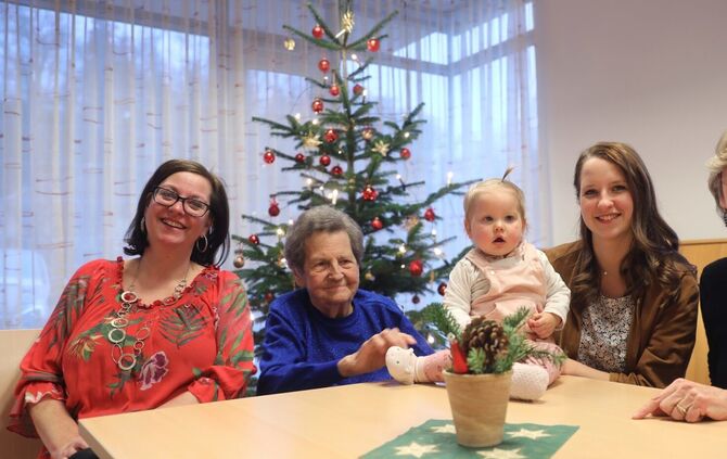 So feiern fünf Generationen von Frauen Weihnachten in Weinstadt_0