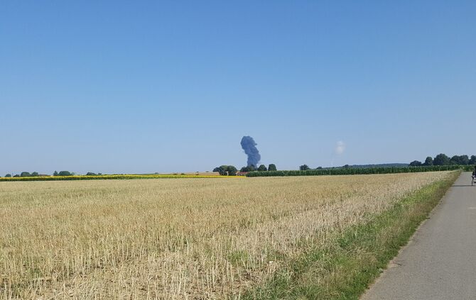 Brand Großbrand Industriegebiet Remseck Remseck-Aldingen Autoverwerter Feuer_2