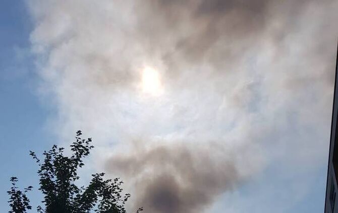 Brand Großbrand Industriegebiet Remseck Remseck-Aldingen Autoverwerter Feuer_14