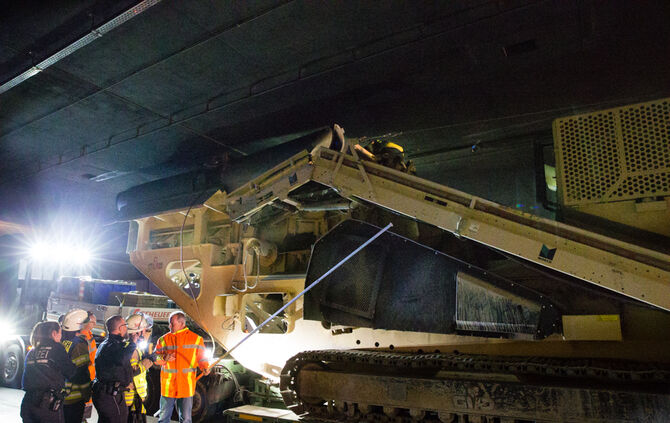 Unfall verursacht Sperrung des Kappelbergtunnels - Bild 05_10