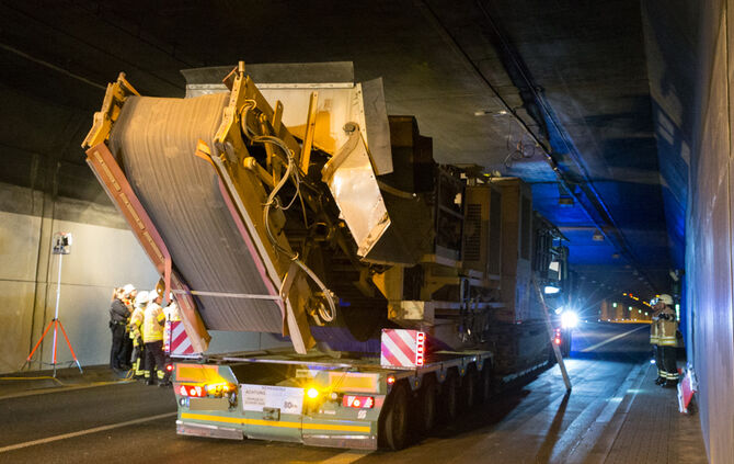 Unfall verursacht Sperrung des Kappelbergtunnels - Bild 04_11