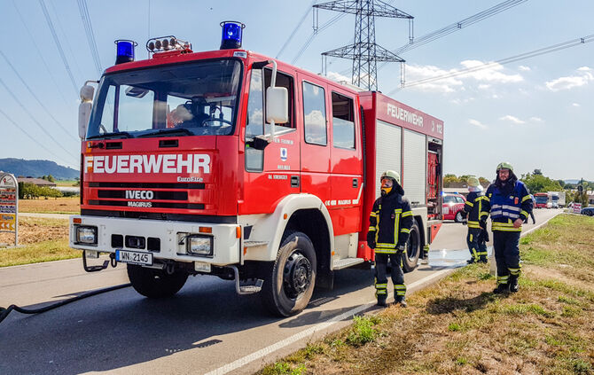 Kehrmaschine gerät in Brand - Bild 03_7