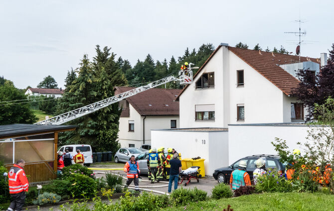 Ein Toter bei Brand - Bild 08_6