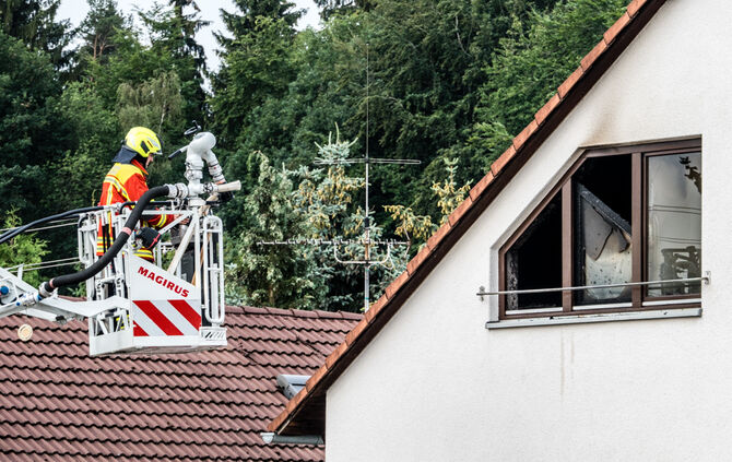 Ein Toter bei Brand - Bild 11_8