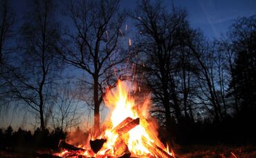 Knackendes Holz und Geschichten von früher_0