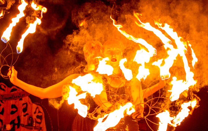 150 Jahre Feuerwehr und die Yburg leuchtet rot - Bild 40_39