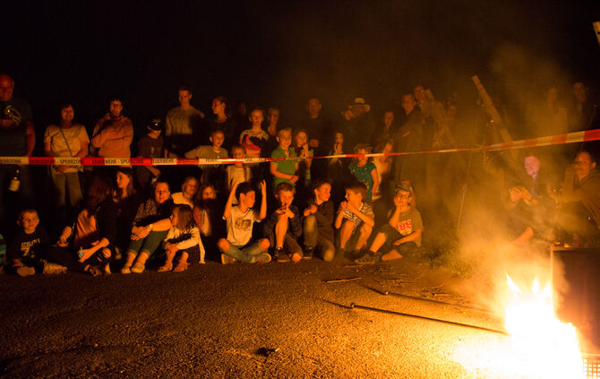 150 Jahre Feuerwehr und die Yburg leuchtet rot - Bild 47_46