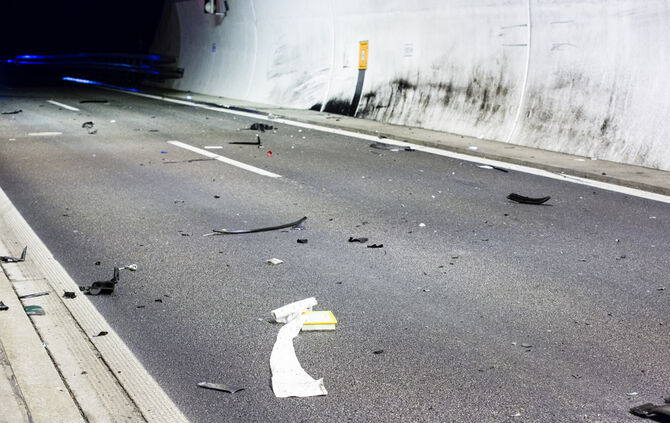 Tödlicher Unfall im B 14 Tunnel - Bild 10_9