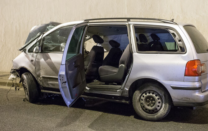 Tödlicher Unfall im B 14 Tunnel - Bild 21_20