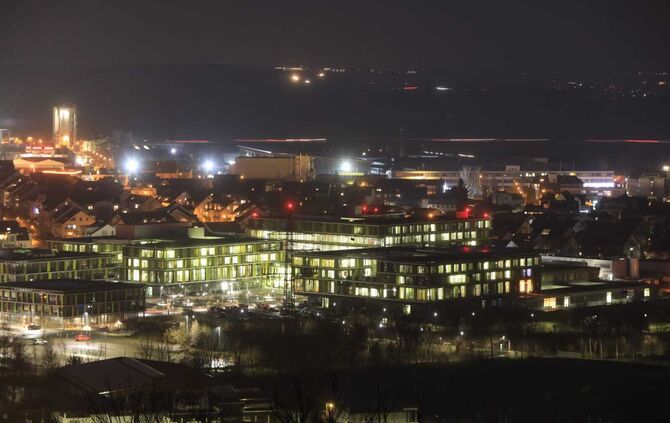 Rems-Murr-Klinikum Winnenden bei nacht symbol symbolbild symbolfoto