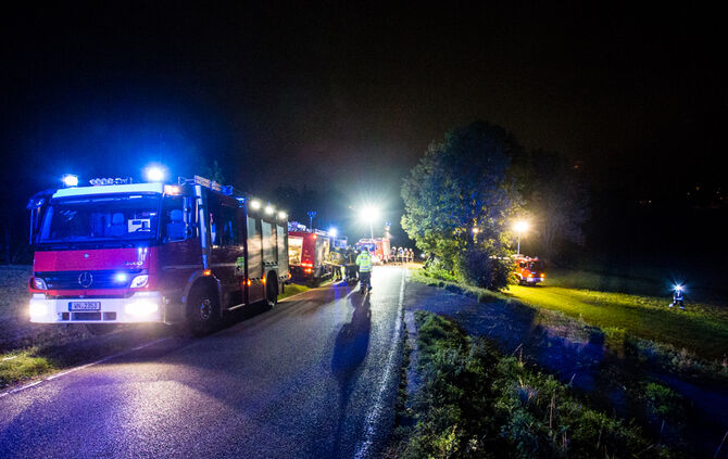 Schwerer Unfall - Pkw gegen Baum - Bild 03_3