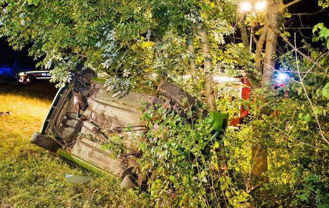 Schwerer Unfall - Pkw gegen Baum - Bild 19_19