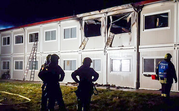Feuer in Asylunterkunft - Bild 08_17