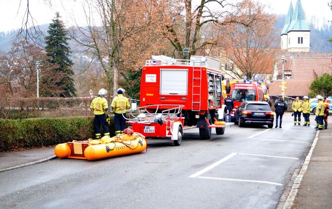 Leblose Person im Feuersee - Umstaende bislang voellig unklar - Bild 15_0