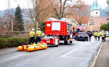 Leblose Person im Feuersee - Umstaende bislang voellig unklar - Bild 15_0
