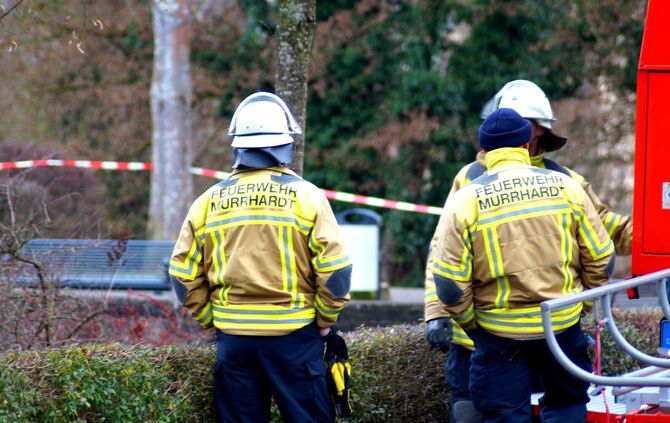 Leblose Person im Feuersee - Umstaende bislang voellig unklar - Bild 05_4