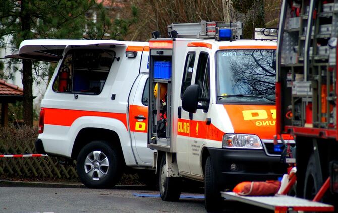 Leblose Person im Feuersee - Umstaende bislang voellig unklar - Bild 08_5