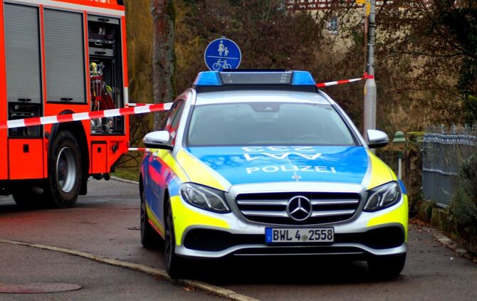 Leblose Person im Feuersee - Umstaende bislang voellig unklar - Bild 11_8