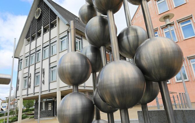 Rathaus Schwaikheim Gemeinde verwaltung kommune symbol symbolbild symbolfoto