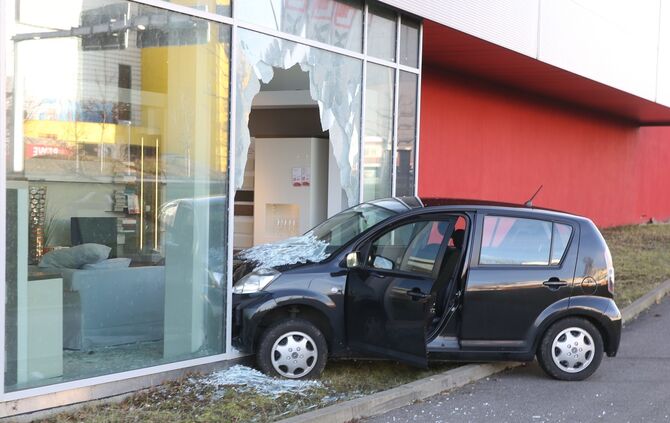 Auto im Schaufenster - Bild 04_8