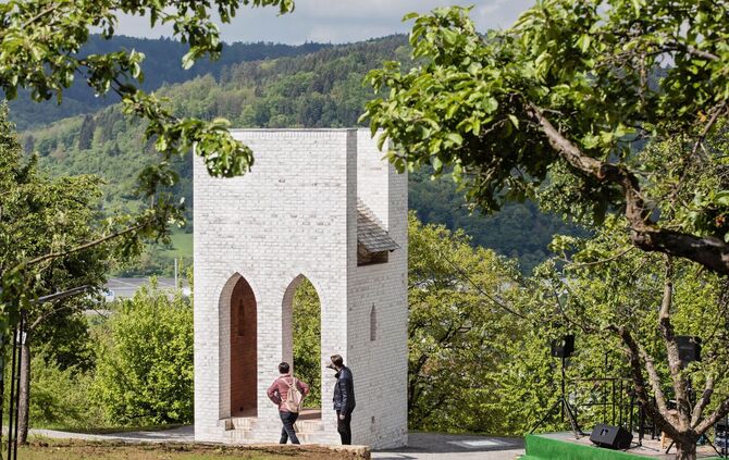 Einweihung Hochzeitsturm ( 3x3 m Grundplatte, Höhe 5m, selbe Firma hat auch das ZVW Gebäude in Waiblingen verklinkert ), Plüderh