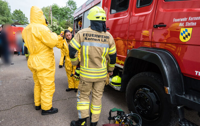Feinkosthändler wegen ausgelaufener Kühlflüssigkeit geräumt - Bild 11_6