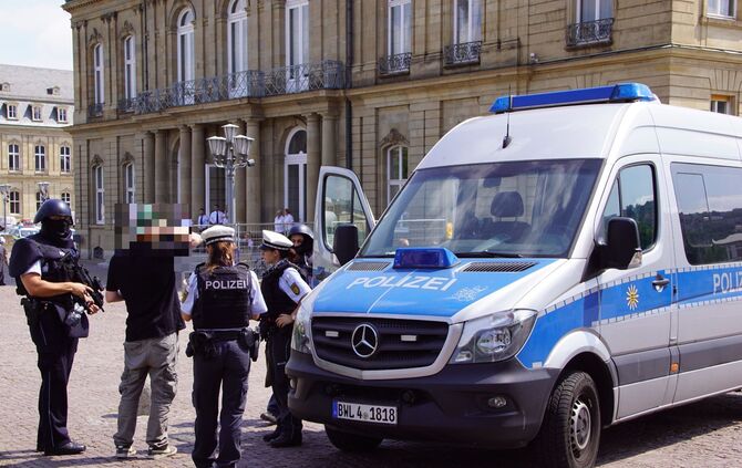 Großeinsatz am Stuttgarter Schlossplatz_0