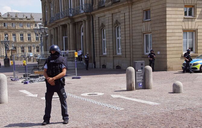 Großeinsatz am Stuttgarter Schlossplatz_7