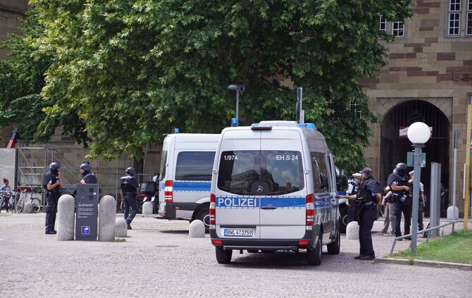 Großeinsatz am Stuttgarter Schlossplatz_10