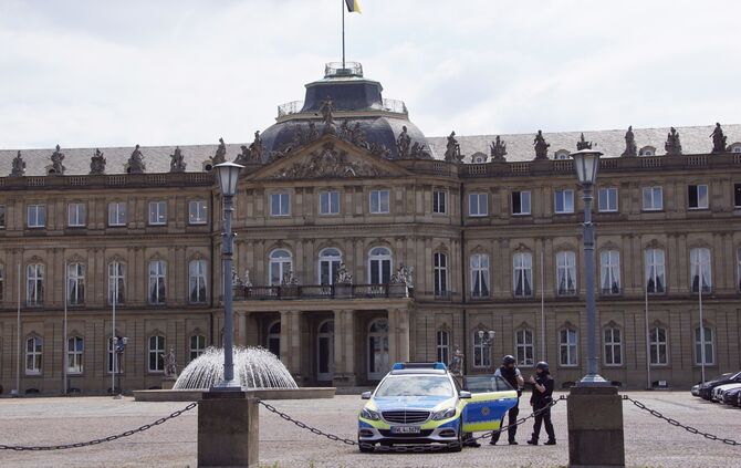 Großeinsatz am Stuttgarter Schlossplatz_13
