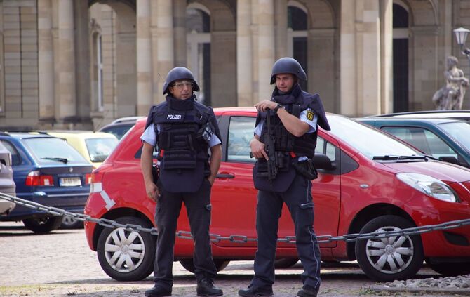 Großeinsatz am Stuttgarter Schlossplatz_18