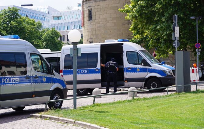 Großeinsatz am Stuttgarter Schlossplatz_24