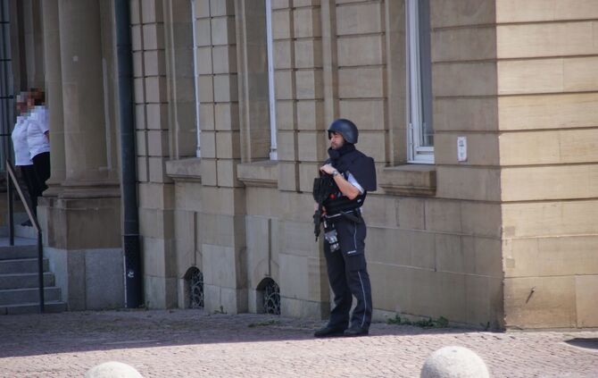 Großeinsatz am Stuttgarter Schlossplatz_25