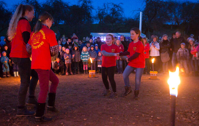 1000 Besucher beim Osterfeuer - Bild 01_14