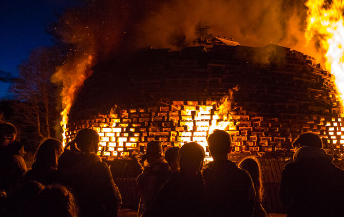 1000 Besucher beim Osterfeuer - Bild 57_18