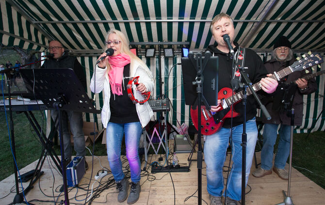 1000 Besucher beim Osterfeuer - Bild 54_27
