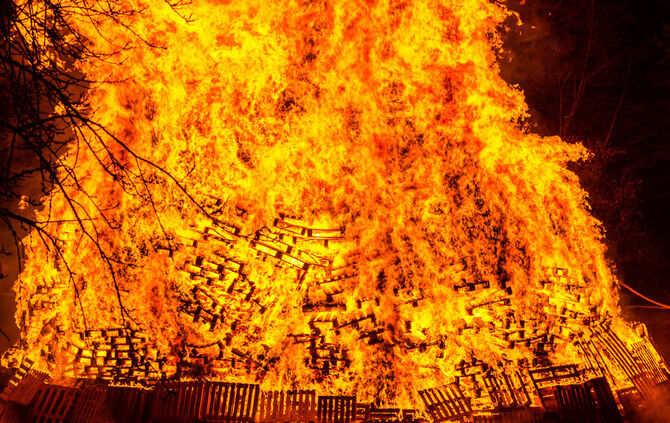 1000 Besucher beim Osterfeuer - Bild 51_28