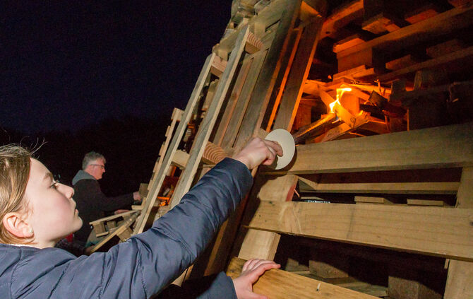 1000 Besucher beim Osterfeuer - Bild 44_34