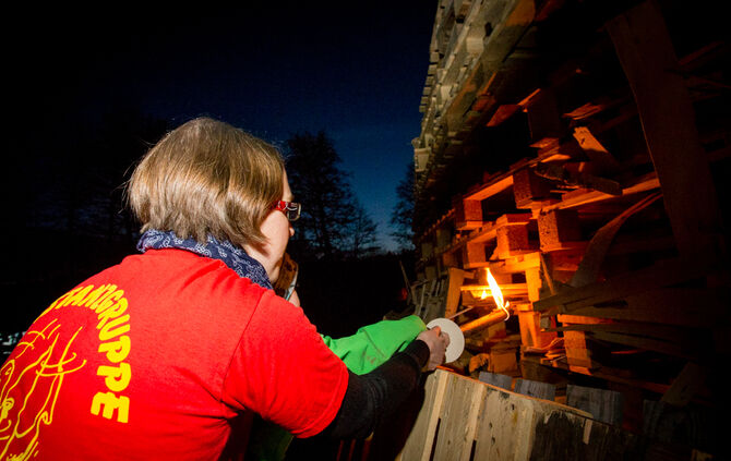 1000 Besucher beim Osterfeuer - Bild 42_36