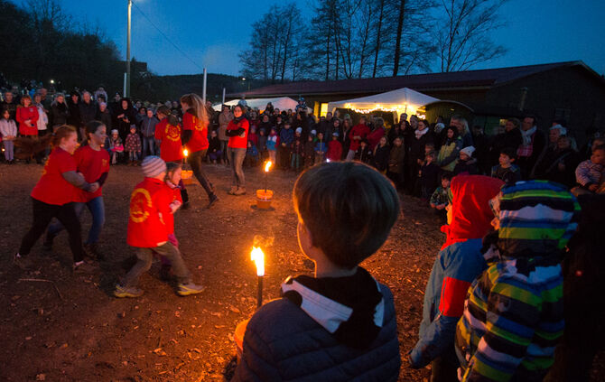 1000 Besucher beim Osterfeuer - Bild 40_38
