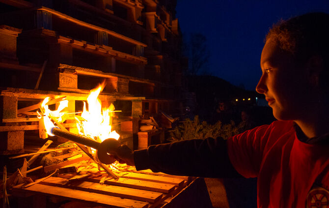 1000 Besucher beim Osterfeuer - Bild 31_47